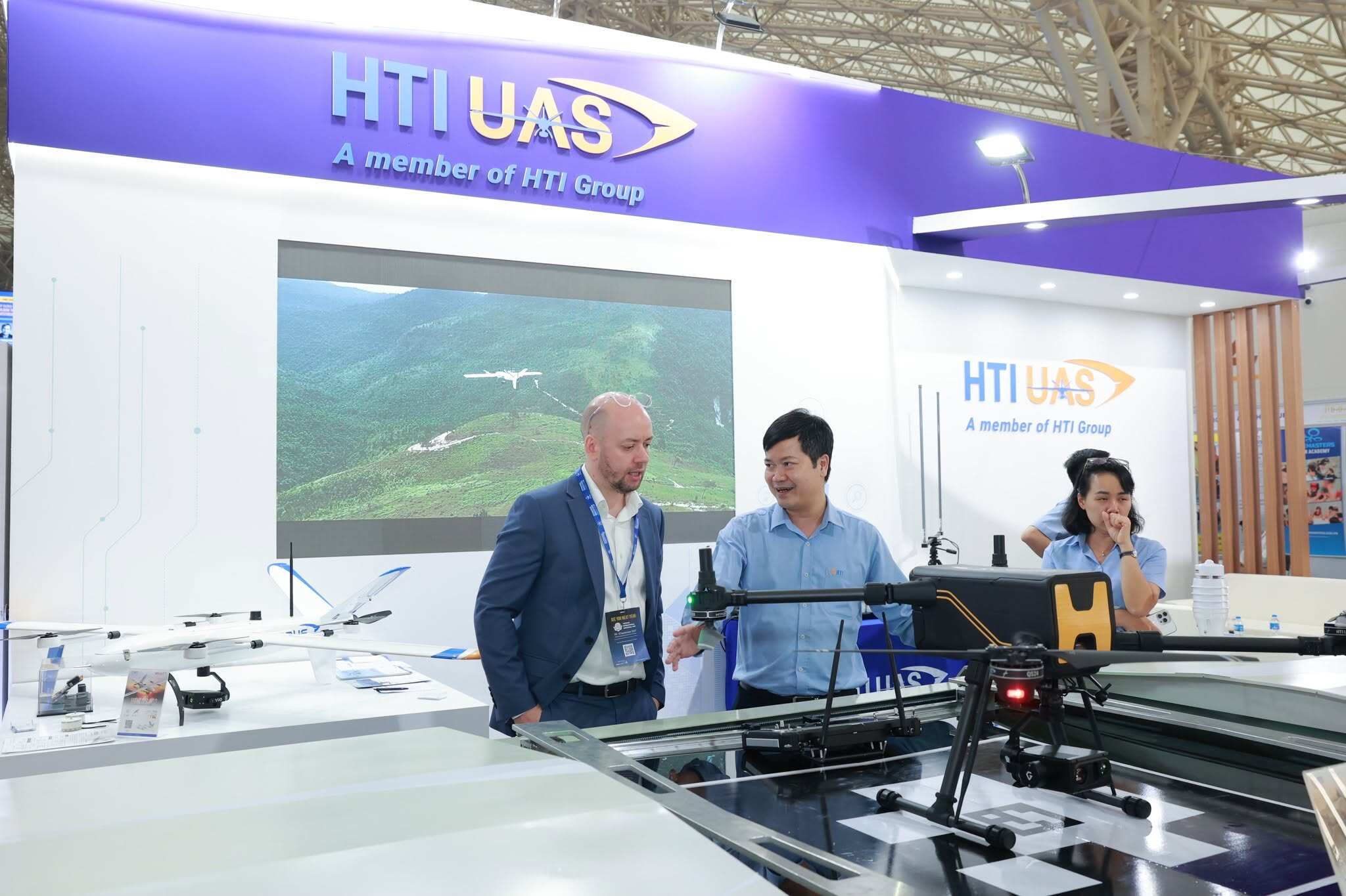 Những sản phẩm UAV của HTI Group giúp giải quyết nhiều bài toán về an ninh, vận chuyển.