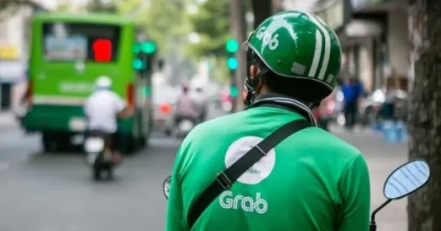 Theo chân tài xế Grab giữa làn sóng kêu gọi "tắt app"