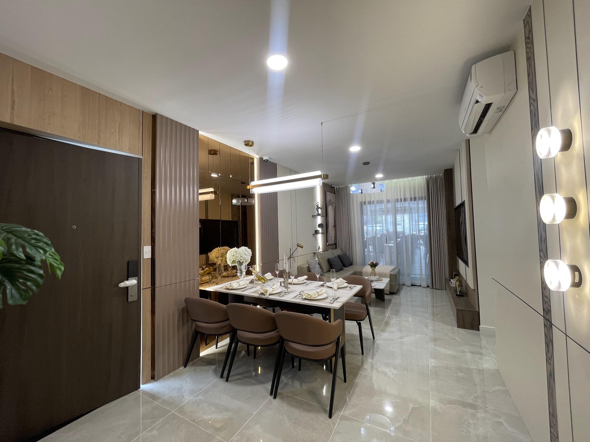Không gian sinh hoạt chung được bố trí liền mạch tại nhà mẫu Bcons Central Park