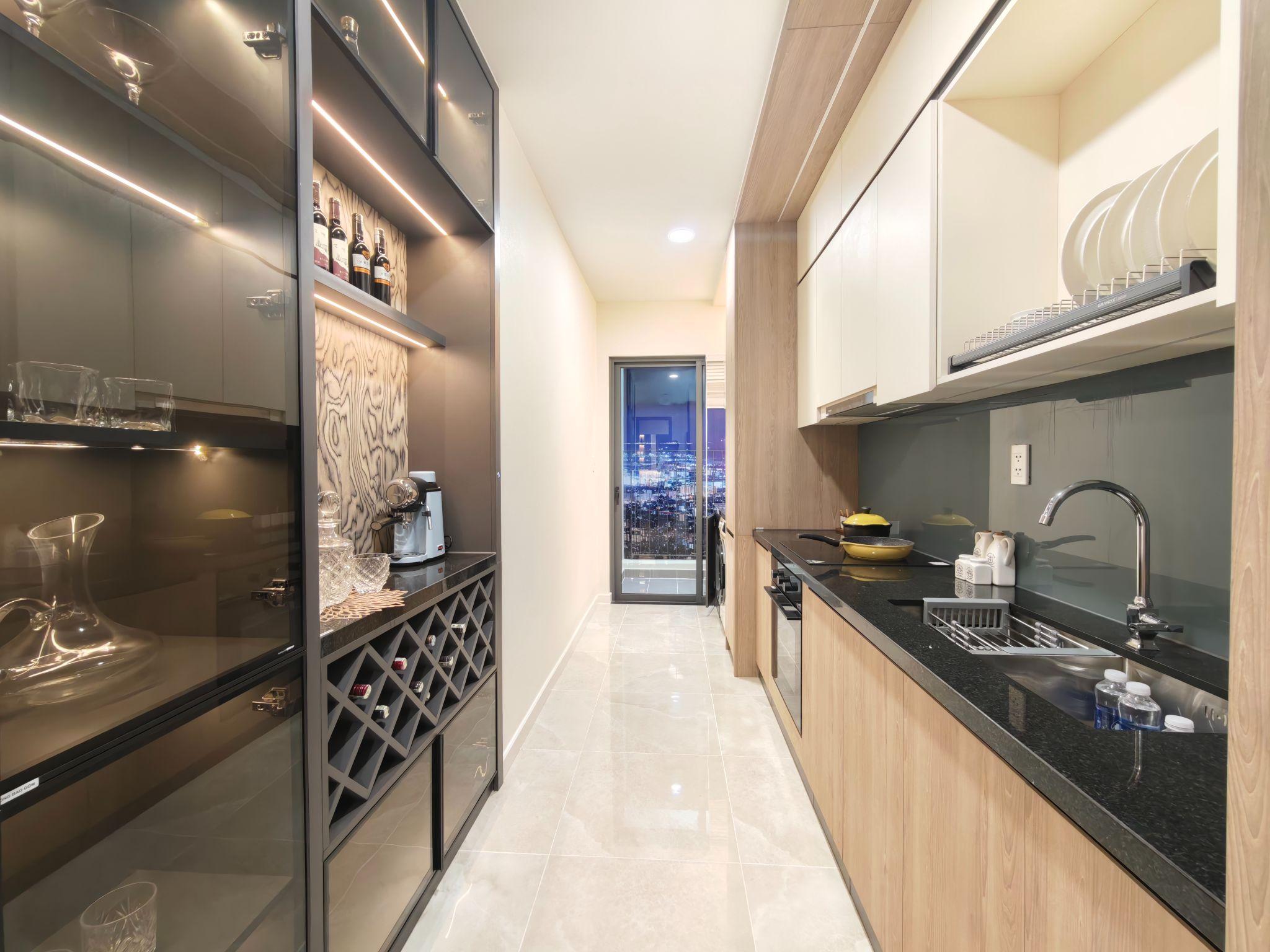 Không gian bếp được bố trí tại nhà mẫu Bcons Central Park