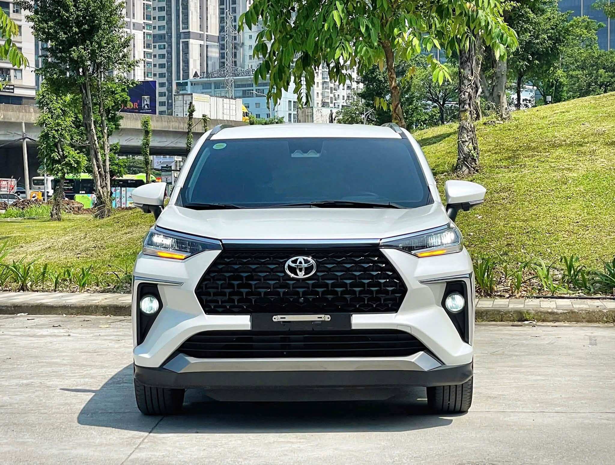 Veloz Cross không phải mẫu xe gây ấn tượng mạnh ngay từ những kilomet đầu tiên.