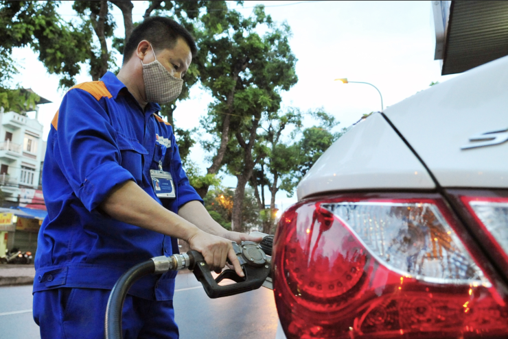 Giá xăng dầu hôm nay 12/9: Quay đầu giảm mạnh