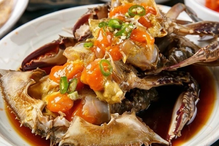 Vì sao người Hàn Quốc ăn cua sống mà không sợ ký sinh trùng?