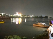 Thiếu tá lao xuống sông cứu người rồi mất tích: Gia đình ngóng chờ phép màu