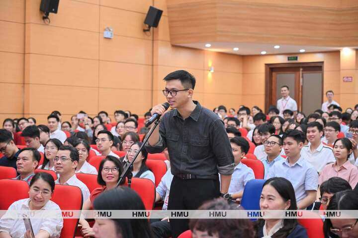 Bác sĩ nội trú được tuyển chọn để tham gia chương trình đào tạo chuyên khoa sau đại học