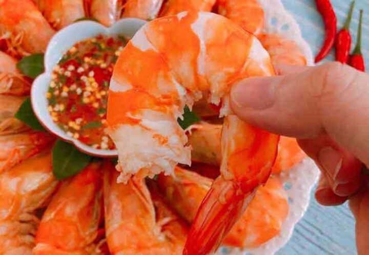 Để có đĩa tôm luộc hoàn hảo không quá khó.