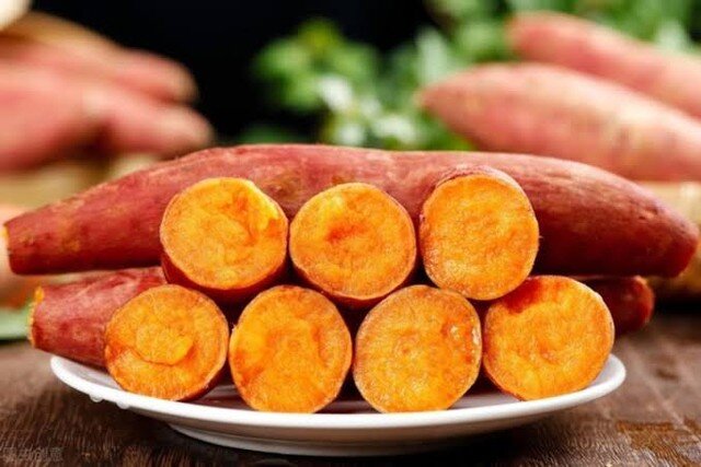 Trong khoai lang chứa một lượng vitamin A dồi dào.