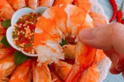 Cách luộc tôm tươi và tôm đông lạnh đúng chuẩn