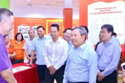 Chủ tịch Hà Nội lưu ý việc xây các công trình quanh hồ Gươm