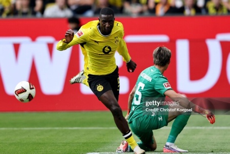 Video bóng đá Dortmund - Paderborn: Siêu phẩm "ngả bàn đèn" (Bundesliga)