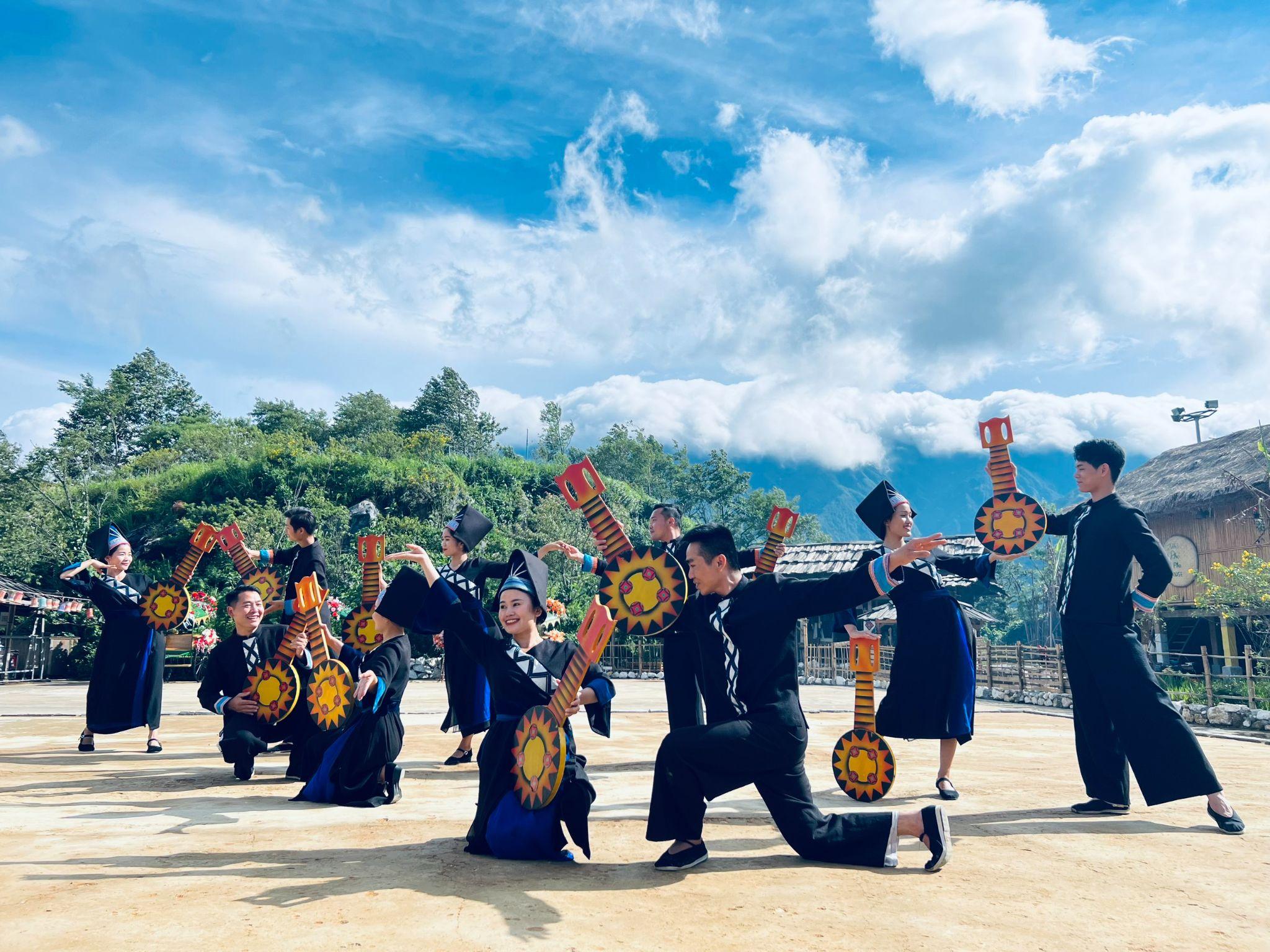 Bản Mây là nơi du khách có thể cảm nhận rõ nét văn hóa Tây Bắc.