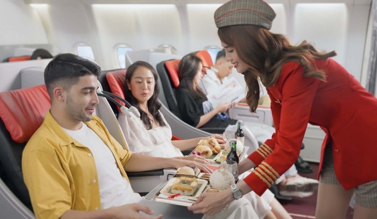 Tiếp viên hàng không Vietjet có cơ hội trải nghiệp với các nền văn hoá khác nhau