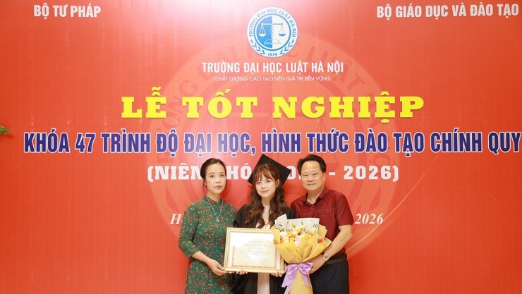 Gia đình là điểm tựa quan trọng để Phương Linh tập trung xây dựng nền tảng kiến thức (Ảnh: NVCC)