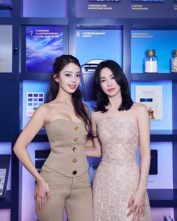 Song Hye Kyo đọ sắc với 'bông hồng lai làng piano' - 3