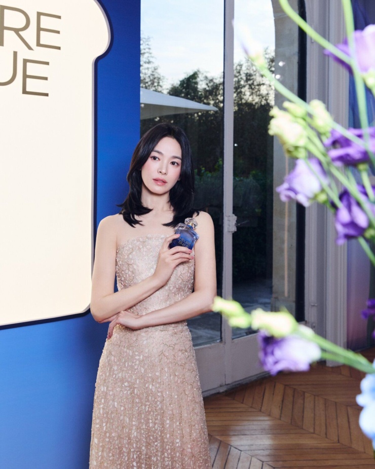 Song Hye Kyo đọ sắc với 'bông hồng lai làng piano' - 4