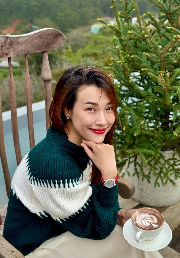 MC Hoàng Oanh tuổi 36 quyến rũ, hạnh phúc ngập tràn bên bạn trai thủ môn - 10