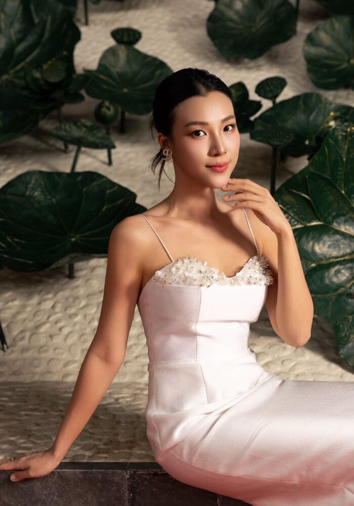 MC Hoàng Oanh tuổi 36 quyến rũ, hạnh phúc ngập tràn bên bạn trai thủ môn - 5