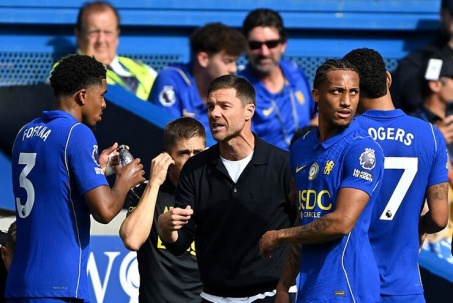 Chelsea chạm cột mốc xấu hổ 65 năm: Công làm thủ phá, Alonso phải đau đầu