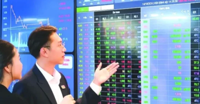 Chứng khoán trước giờ nâng hạng: Nhà đầu tư có nên xuống tiền?