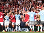 Rực lửa MU đấu Man City: Tranh cãi Foden nhận thẻ đỏ vì chiêu trò của Fernandes