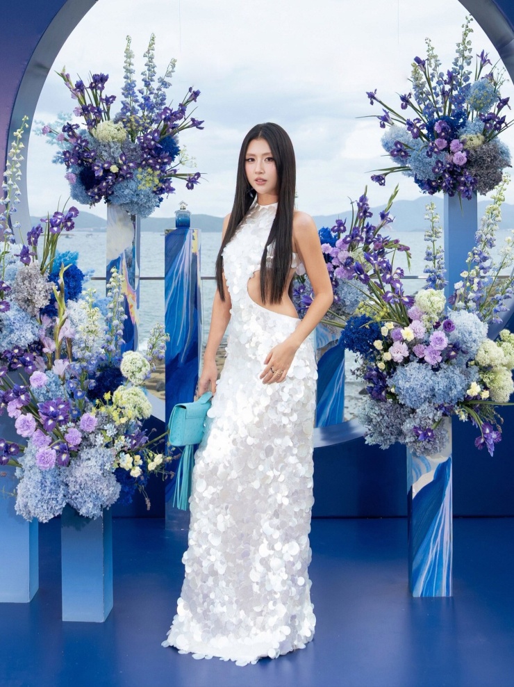 'Gái hai con' Đỗ Mỹ Linh tôn vòng một nảy nở - 9