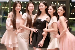 Vẻ rạng rỡ của 53 cô gái Hoa hậu Việt Nam