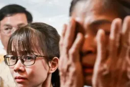 Dòng người đội mưa tiễn biệt Trung tá Trần Văn Tùng