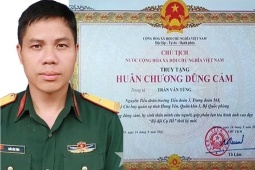 Chủ tịch nước truy tặng Huân chương dũng cảm đối với Trung tá Trần Văn Tùng