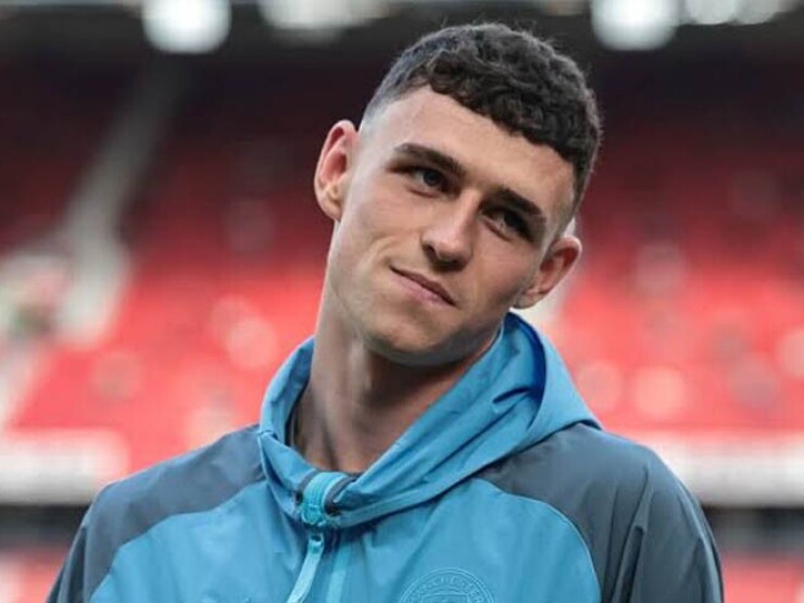 Vì sao chỉ mình Phil Foden bị đuổi ở đại chiến derby Manchester?