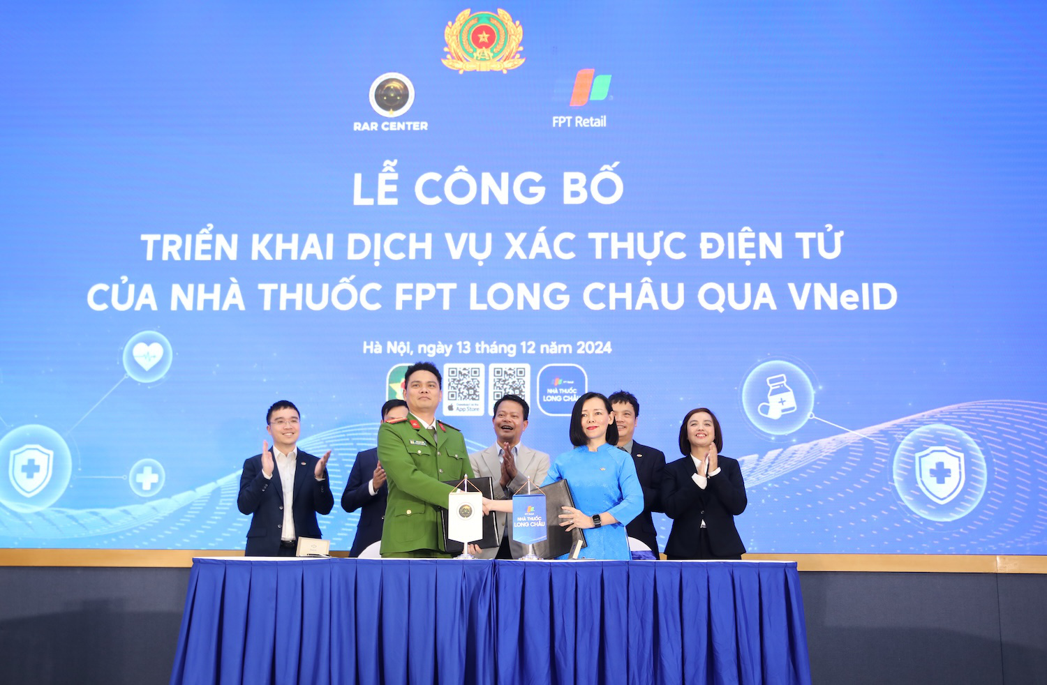 Long Châu là hệ thống nhà thuốc tiên phong triển khai dịch vụ xác thực điện tử, mua thuốc trực tuyến qua VNeID. Ảnh: H.Khánh