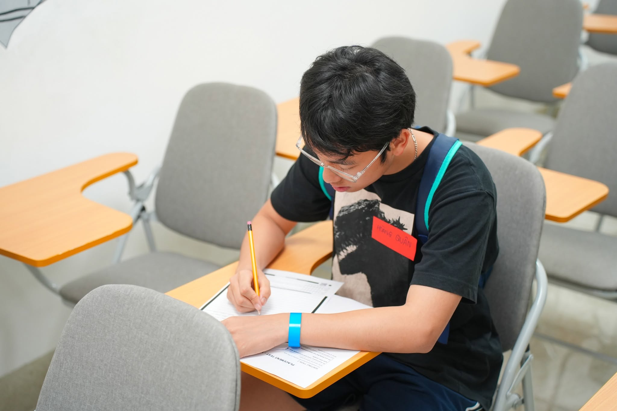 Tự ôn luyện tại nhà đòi hỏi người học phải có tính kỷ luật và kiên trì cao