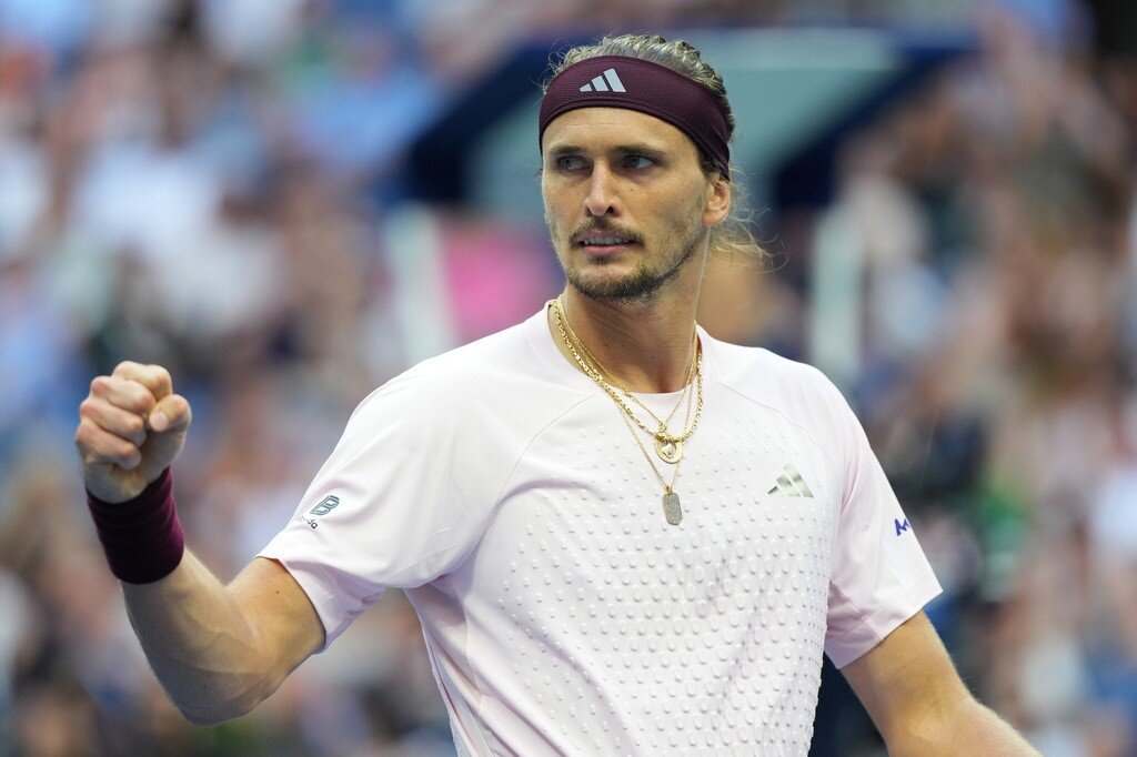 Zverev vượt trội trong set 4 để có thắng lợi quyết định