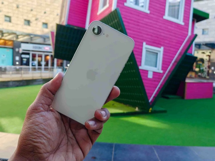 iPhone 16e xuống mức giá khoảng 13 triệu đồng cho phiên bản 128GB.