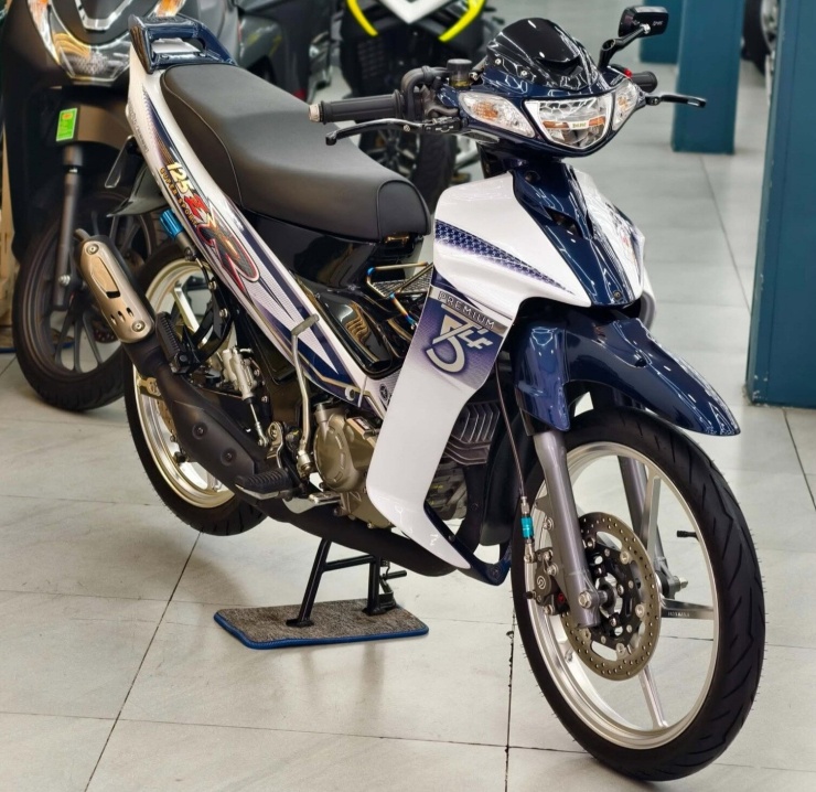 "Siêu cá mập" Yamaha 125ZR Movistar biển ngũ quý 9 được chào bán gần 1 tỷ đồng - 1