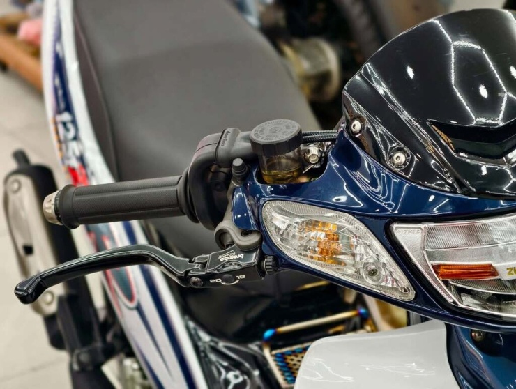 "Siêu cá mập" Yamaha 125ZR Movistar biển ngũ quý 9 được chào bán gần 1 tỷ đồng - 7