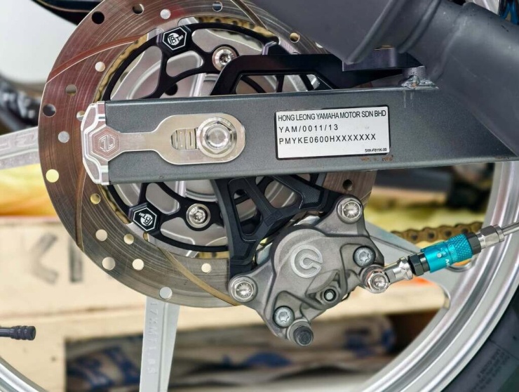 "Siêu cá mập" Yamaha 125ZR Movistar biển ngũ quý 9 được chào bán gần 1 tỷ đồng - 11