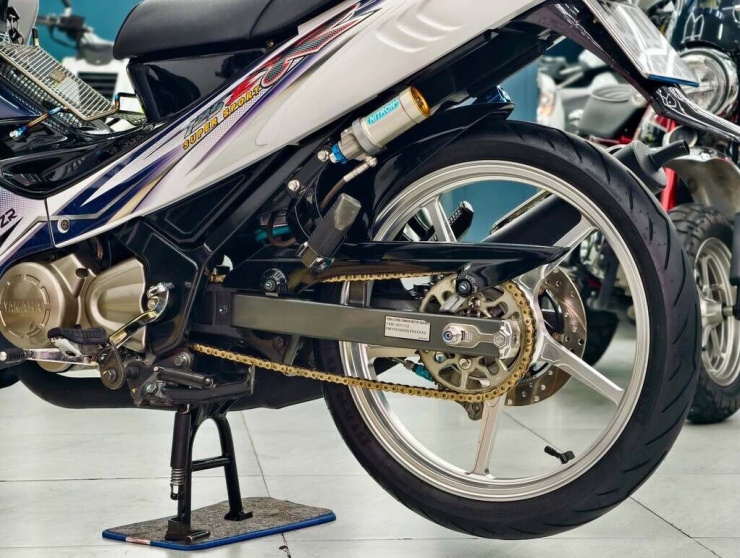 "Siêu cá mập" Yamaha 125ZR Movistar biển ngũ quý 9 được chào bán gần 1 tỷ đồng - 10