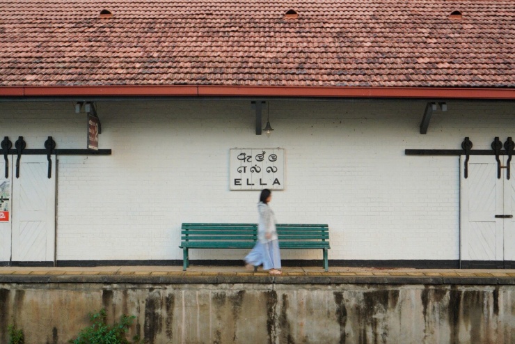 Khách Việt trải nghiệm chuyến tàu giá 5.000 đồng ở Sri Lanka - 2
