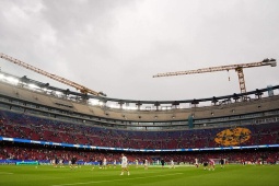 Tin mới nhất bóng đá tối 15/9: Sân nhà Barcelona đăng cai chung kết Champions League 2029