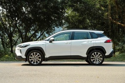 Giá xe Toyota Corolla Cross tháng 9/2026, ưu đãi 50% phí trước bạ