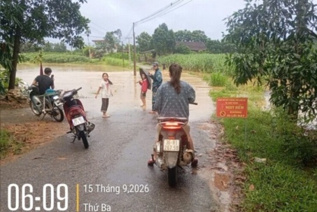 Thanh Hóa: Nhiều khu vực bị chia cắt, hàng nghìn học sinh nghỉ học