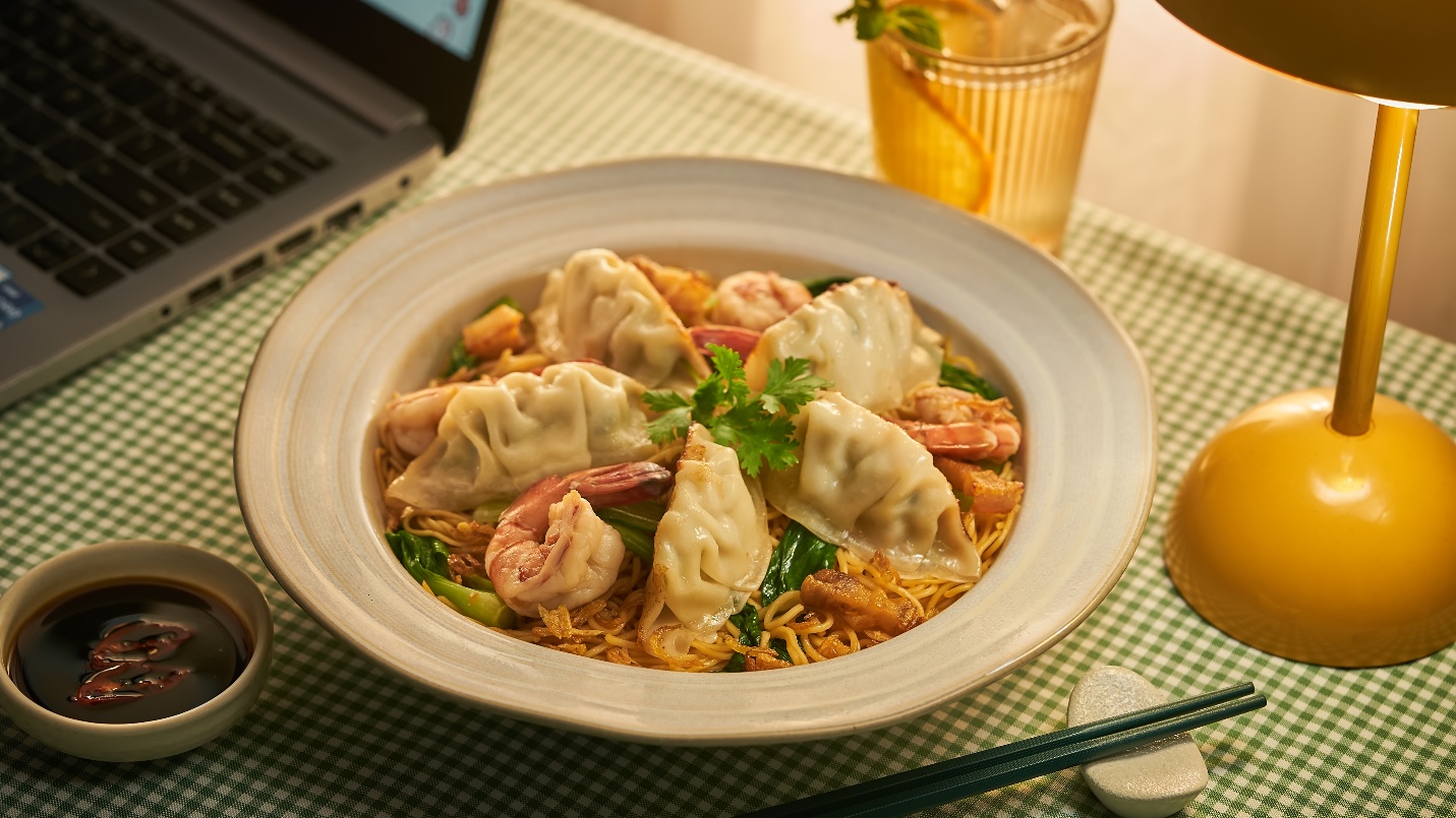 Có ngay một đĩa Gyoza nhân thịt Heo và Gà chỉ trong 6 phút áp chảo mà không cần rã đông.