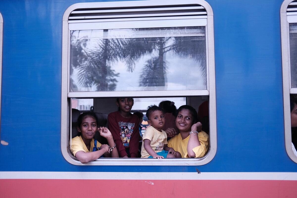 Khách Việt trải nghiệm chuyến tàu giá 5.000 đồng ở Sri Lanka - 5