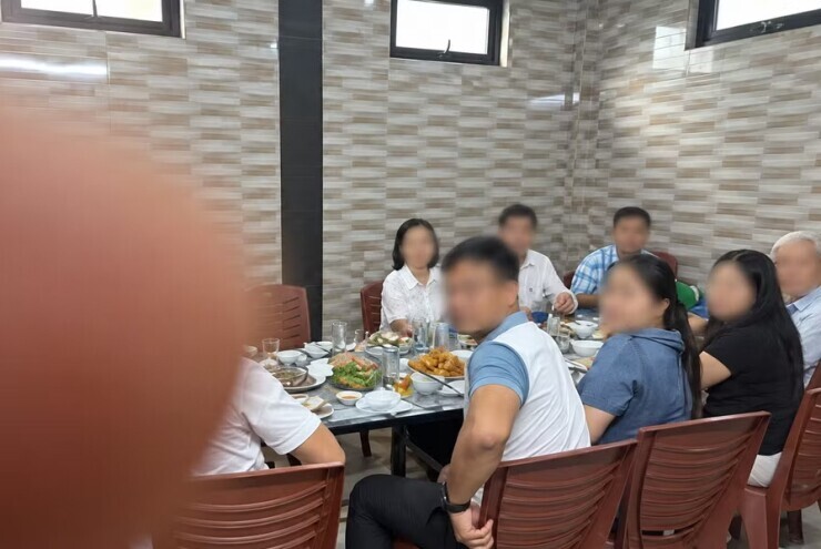 Bí thư xã bị phản ánh  ' tụ tập ăn uống, sử dụng rượu, bia '  trong giờ hành chính nói gì?