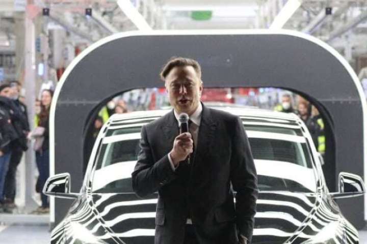 Tesla mở công ty tại Việt Nam: Bán xe hay tính chuyện xây nhà máy?