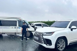 Dừng đột ngột trên cao tốc gây tai nạn, tài xế Lexus có thể đối mặt với điều gì?