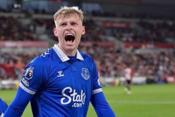 Tin mới nhất bóng đá trưa 16/9: MU tái khởi động vụ chiêu mộ trung vệ của Everton
