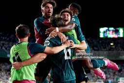 Real Madrid thắng nhọc: 3 điểm quý giá, Mbappe tỏa sáng & khoảng trống đáng lo