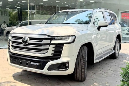 Chi tiết Toyota LC300 HEV mới, giá từ 4,73 tỷ đồng