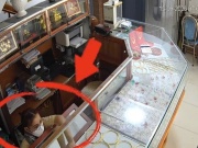 Chủ tiệm vàng ở Đắk Lắk kể phút phát hiện nữ khách nước ngoài lấy vàng